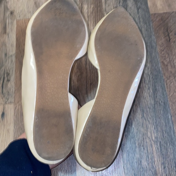 Steve Madden Beige Pointed Toe Flats Size 9 - Picture 9 of 9